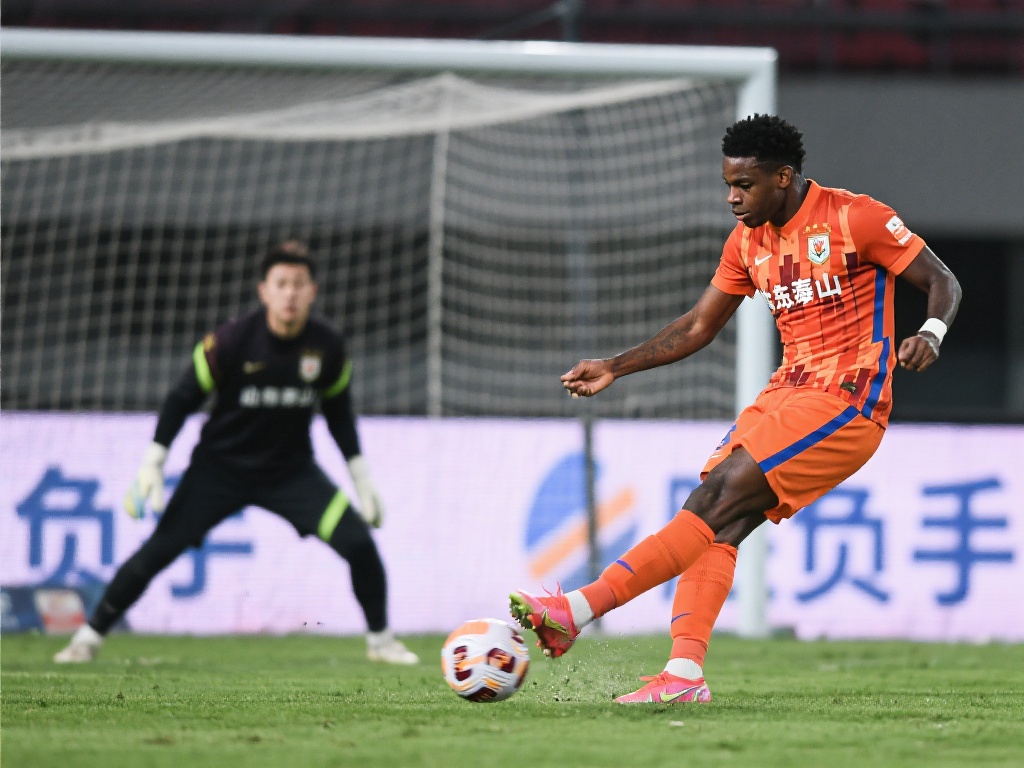 英超舞台上的梅西：表现与影响力的全新解读